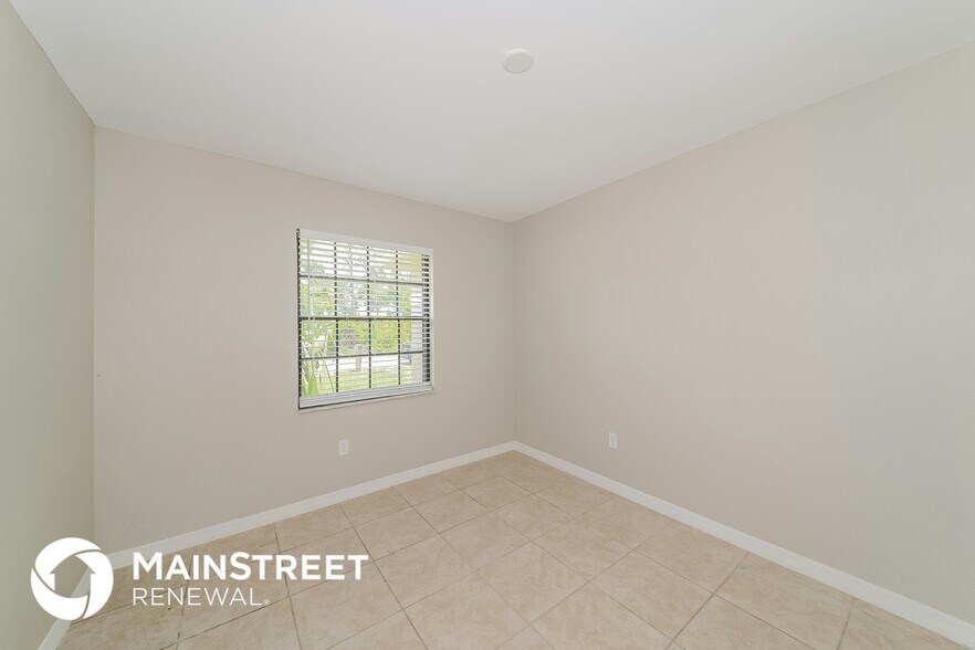 Building Photo - 5665 Ansonia Terrace