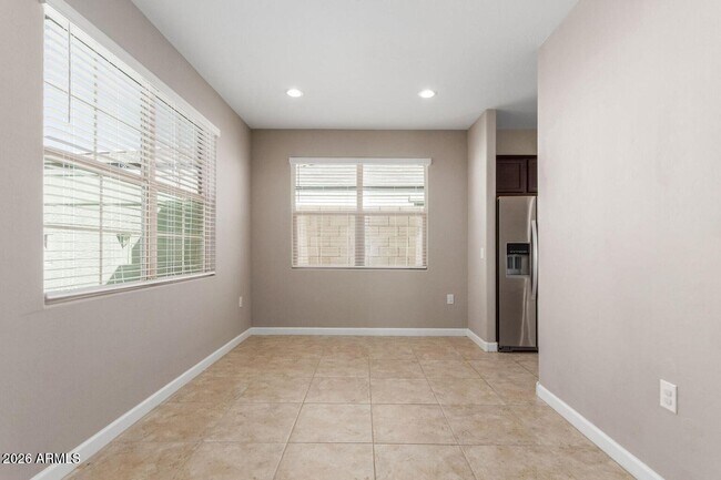 Building Photo - 29539 W Whitton Ave