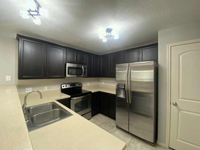 Building Photo - 7223 Summer Way