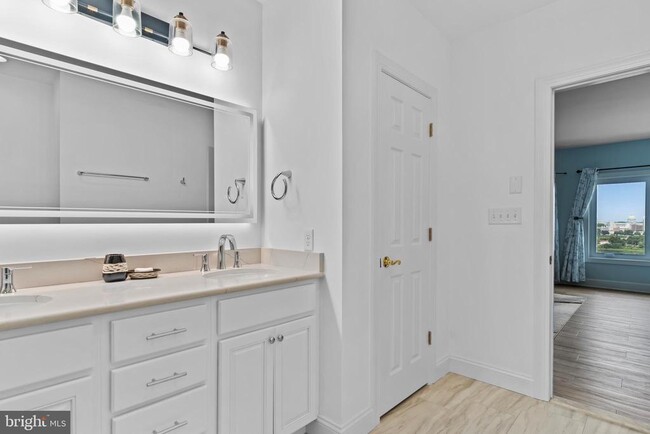 Building Photo - 543 Bridgeview Dr