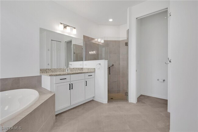 Building Photo - 15991 Sugar Hl Dr