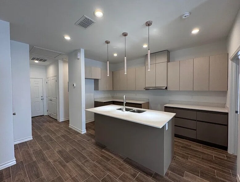 Building Photo - 5703 Saint Joan of Arc Loop