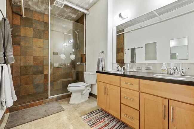 Building Photo - 250 Park Ave