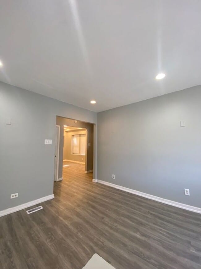 Building Photo - 7314 S University Ave