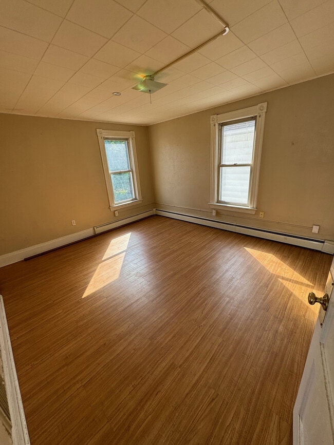 Building Photo - 1260 Allison Ave