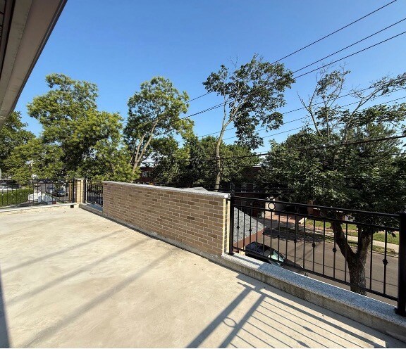 Building Photo - 1604 Robertson Pl