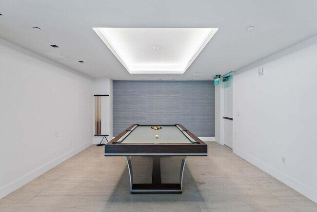 Building Photo - 3100 N Ocean Dr