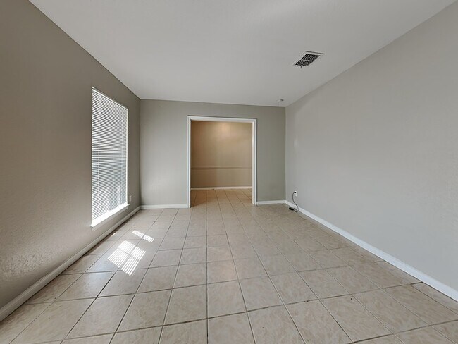 Building Photo - 16362 Brinkwood Dr