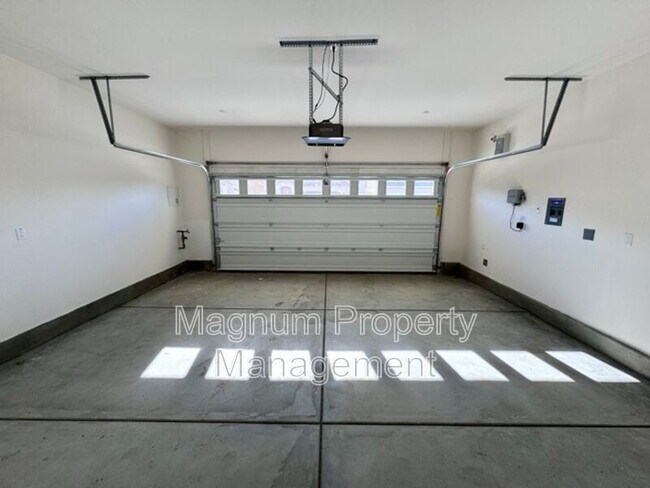 Building Photo - 36330 Albus Ave