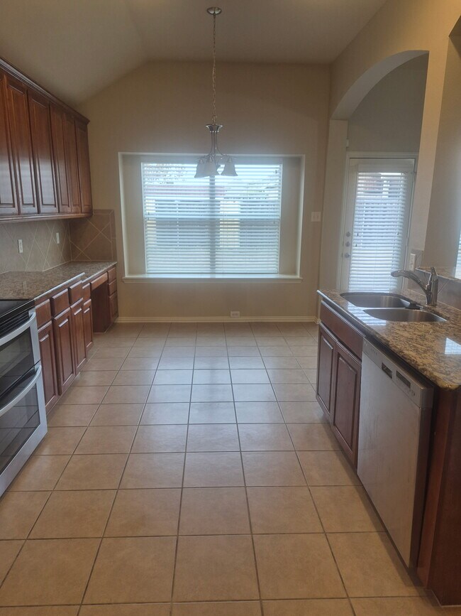 Building Photo - 709 Shady Meadow Ln