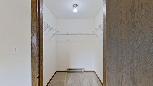 Building Photo - Renovated Upper 2 Bedroom 2 Bathroom Apartment Available