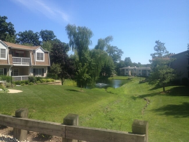 Building Photo - 25 Heritage Dr