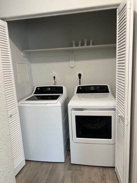 Building Photo - 124 S Avenue B