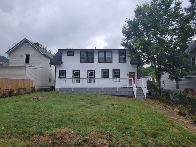 Building Photo - Gorgeous 5 bed 3.5 Bath in Madisonville!!