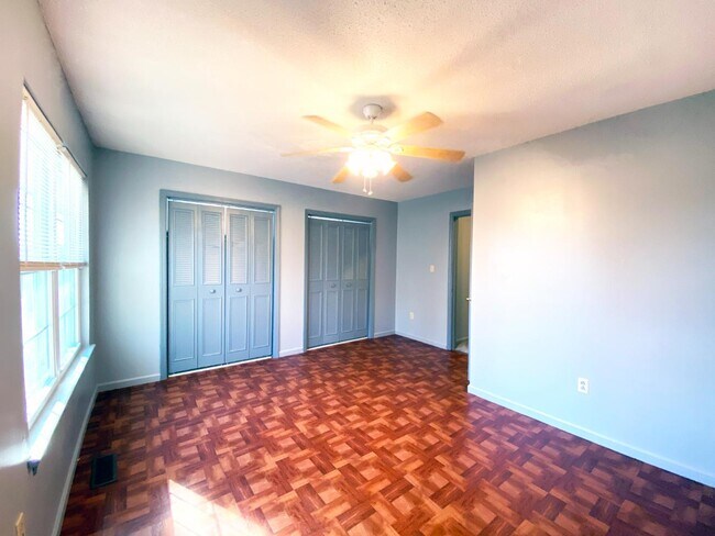 Building Photo - 739 S Germantown Cir