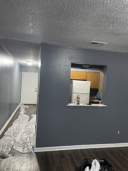 Building Photo - 915 Potter Ave