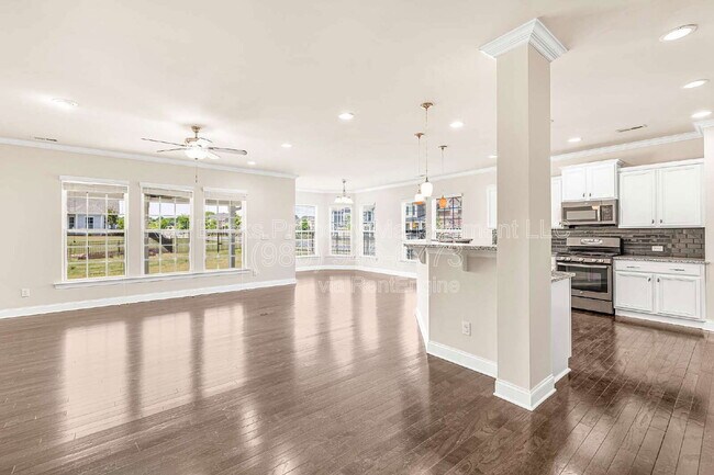 Building Photo - 8608 Lavender Pl