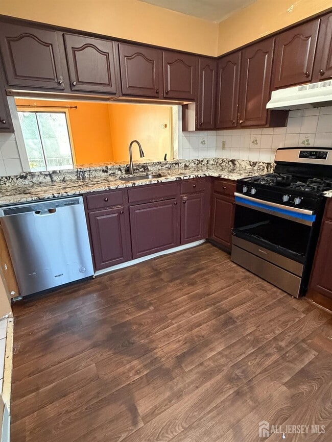 Building Photo - 1202 Woodbridge Commons Way