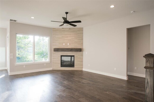 Building Photo - 3022 Sunridge Dr