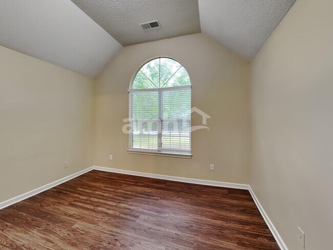 Building Photo - 68 Barrington Farms Pky