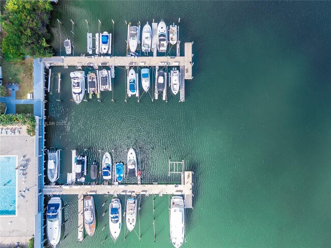 Building Photo - 18081 Biscayne Blvd