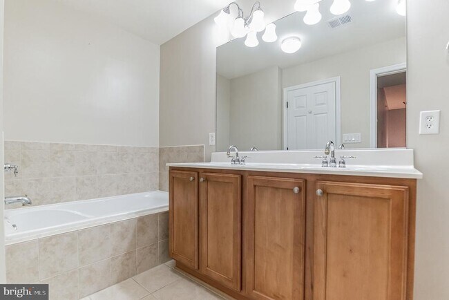 Building Photo - 11117 Wortham Crest Cir