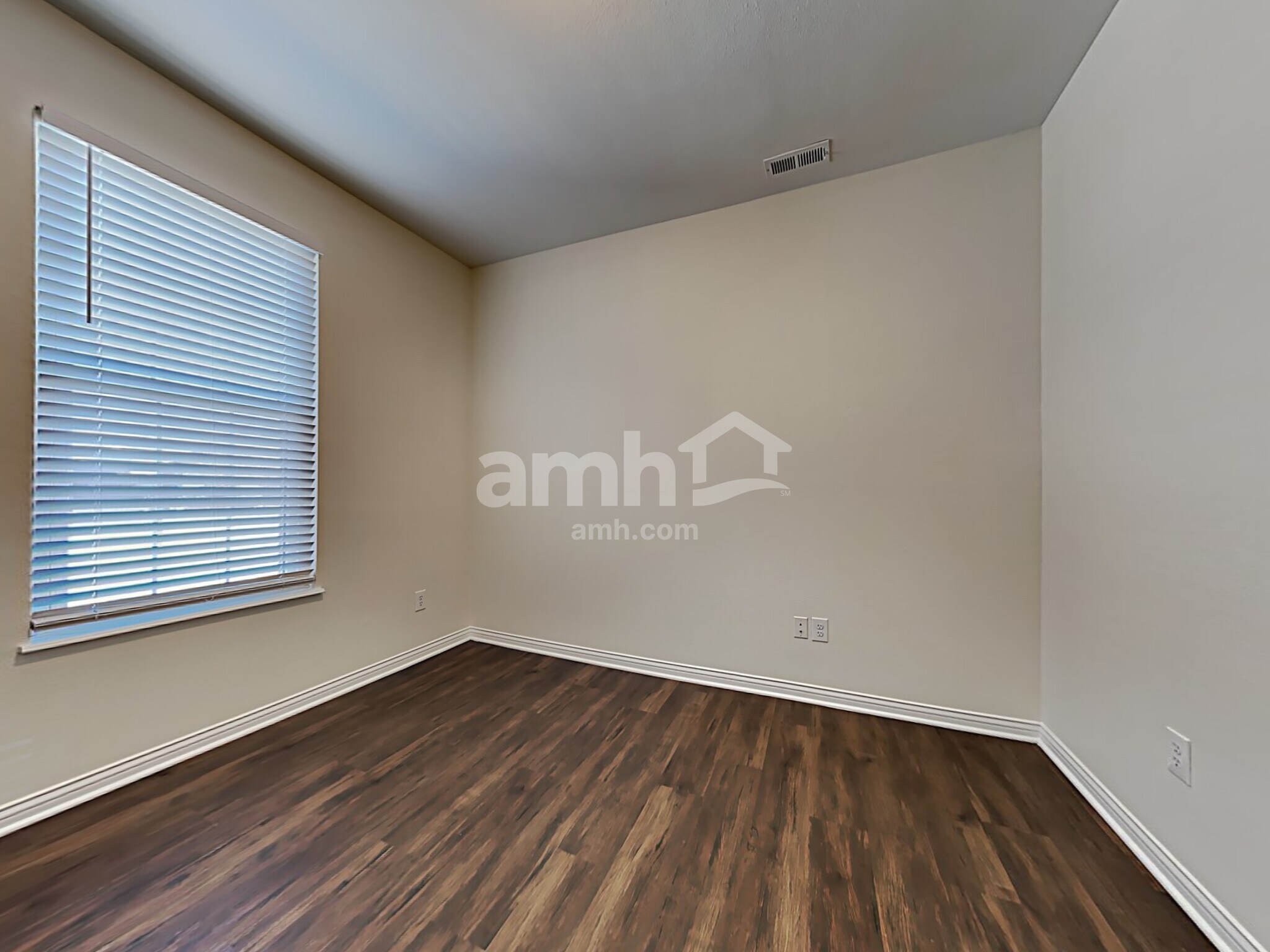 Building Photo - 6392 Pemboke Ct