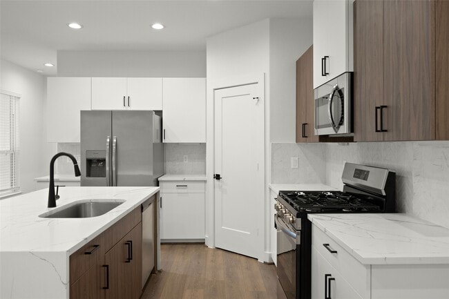 Building Photo - 2752 Sunny Briar Dr