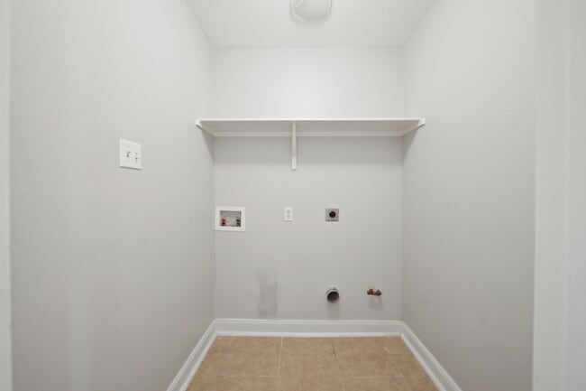 Building Photo - 2422 Inlet Ct