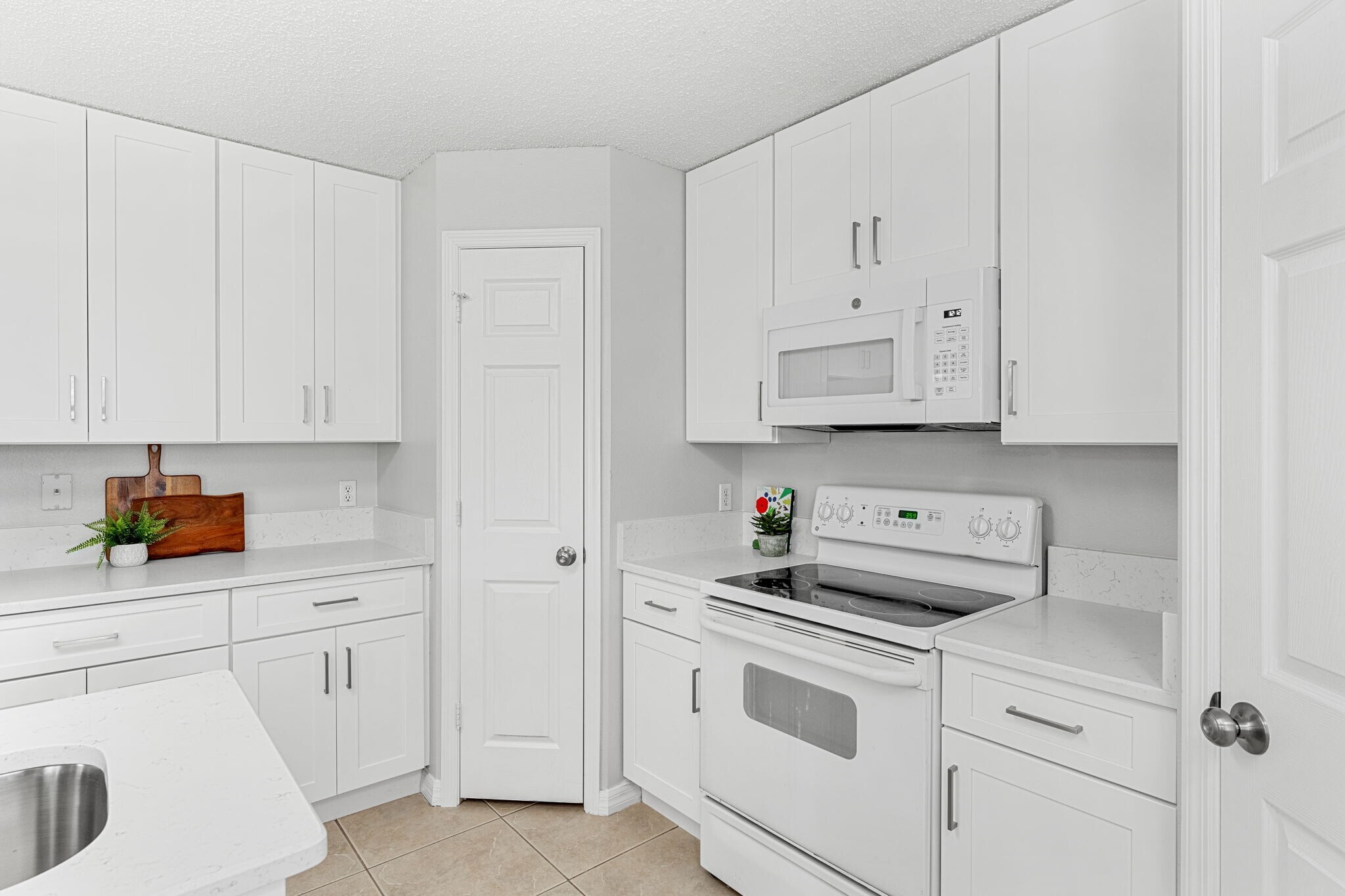 Building Photo - 2223 Dryden Ct