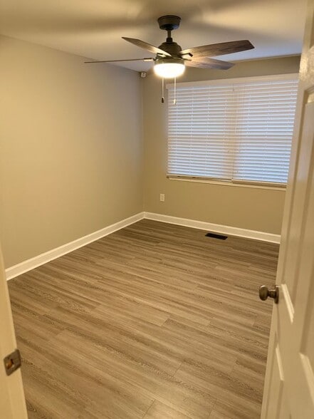 Building Photo - 1703 Greentree Ct