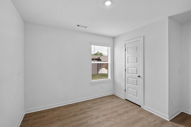 Building Photo - Stunning New 4-Bedroom Home with Modern Up...