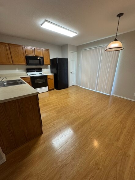 Kitchen - 8127 Willow Country