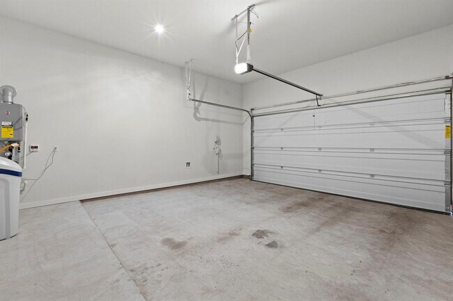 Building Photo - 1204 Texas Ash Ln