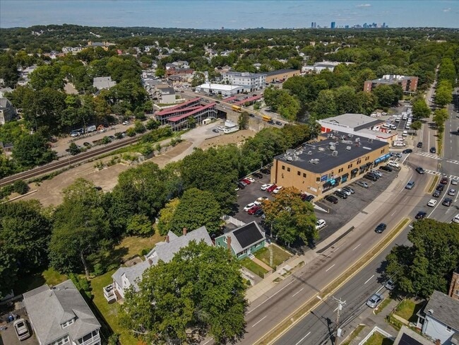 Building Photo - 715 Truman Pkwy