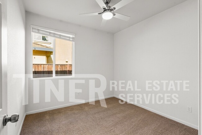 Building Photo - 7449 Thalia Ct