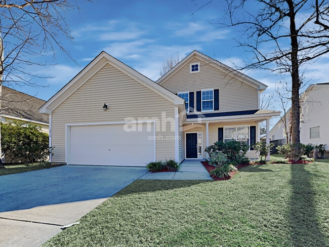 Building Photo - 2414 Thoreau St