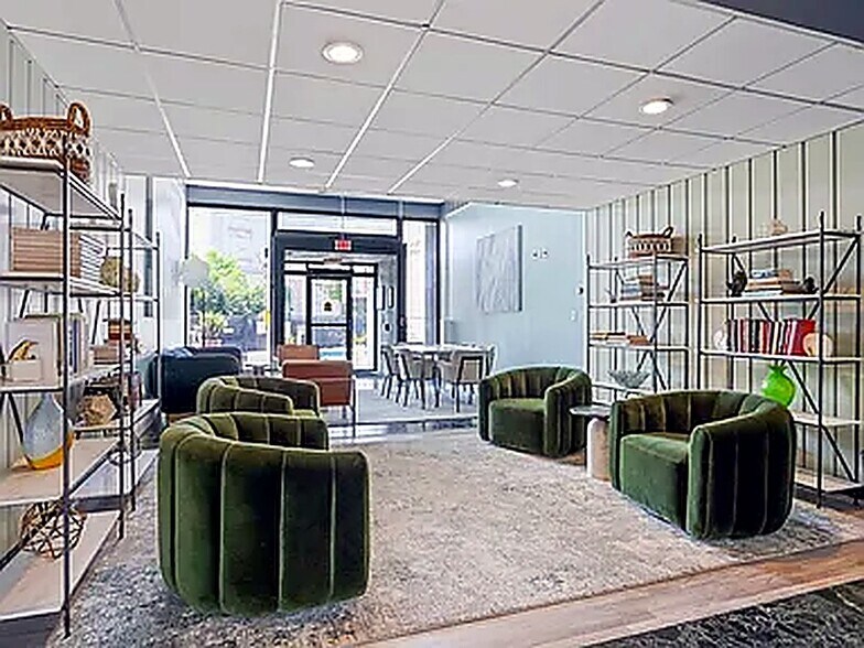 Common Area - 566 Commonwealth Ave
