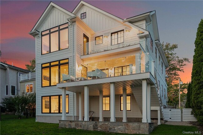 Building Photo - 184 Soundview Ave