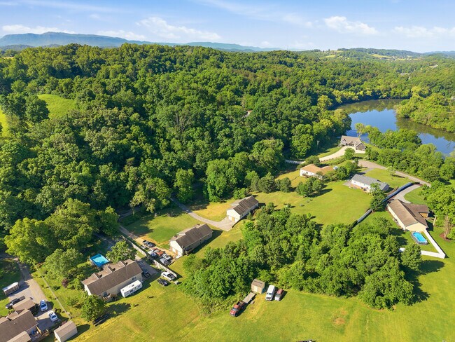 Building Photo - 1690 River Bend Rd