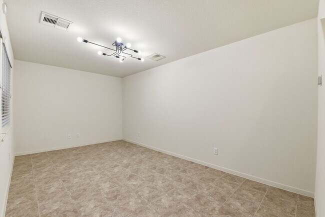 Building Photo - 3209 Clearview Cir