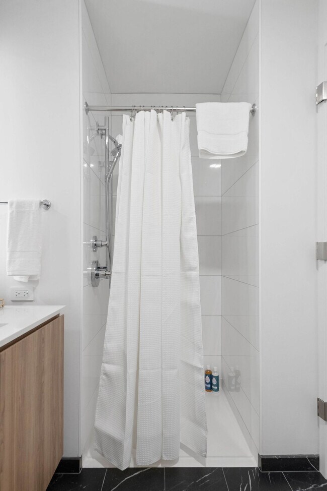 Building Photo - 1000 S Michigan Ave