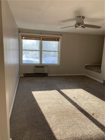 Building Photo - 200 Post Rd