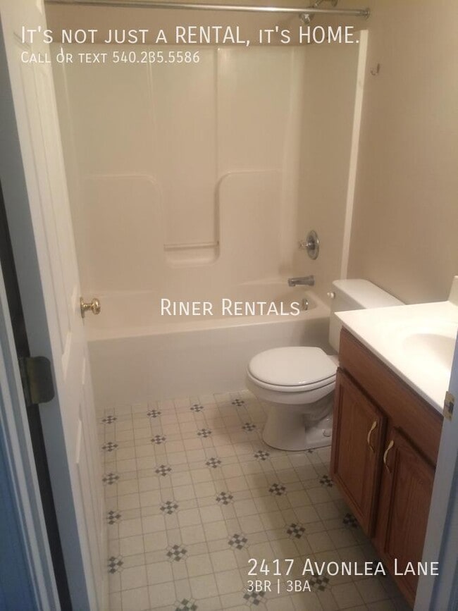 Building Photo - 2417 Avonlea Ln