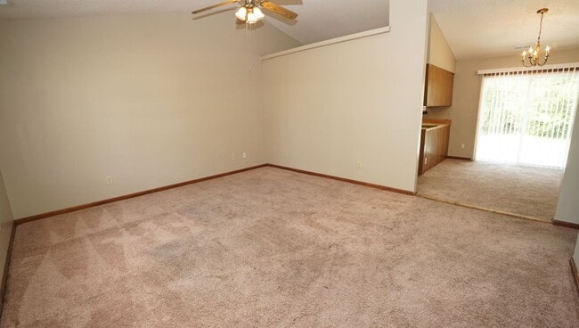 Building Photo - Cinnamon Ridge – 3 bedrooms and 2 baths