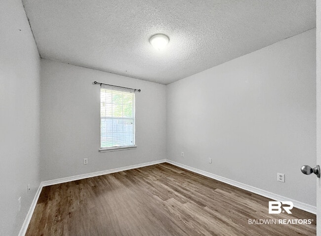 Building Photo - 154 Cypress Ln