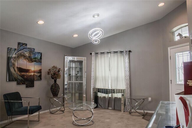 Building Photo - 2628 Sunset Cir