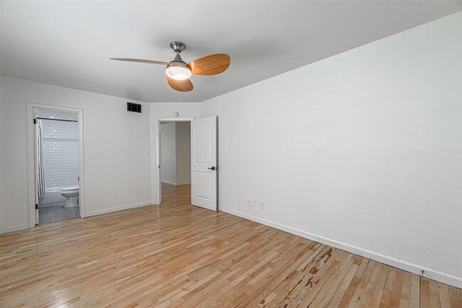 Building Photo - 210 Emerson St
