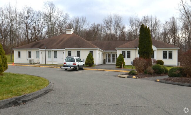 Building Photo - Stonecroft Village *WAITLIST IS CLOSED*