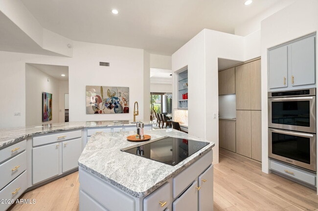 Building Photo - 25810 N Abajo Dr